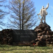 Памятник героям, участникам десанта у Видлиц 1919 года - статуя воина-матроса
